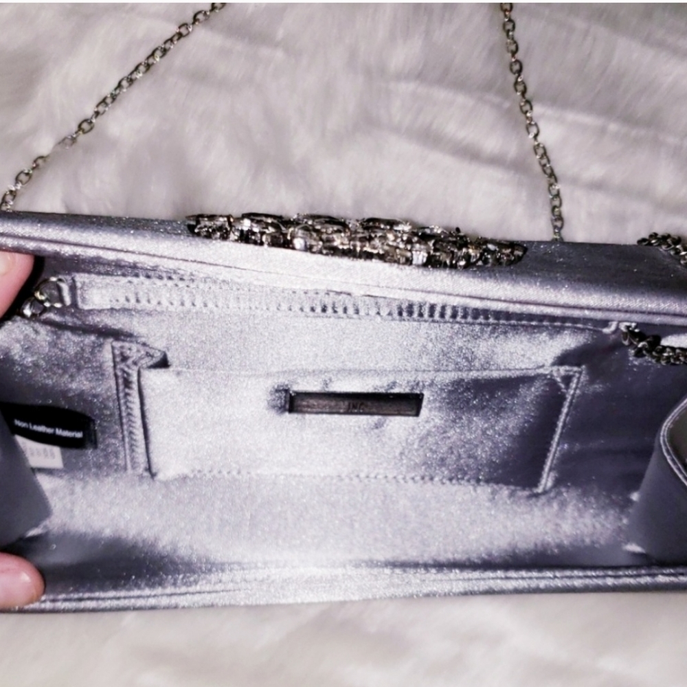 INC. INTERNATIONAL CONCEPTS Chain Clutch - Picture 5 of 7